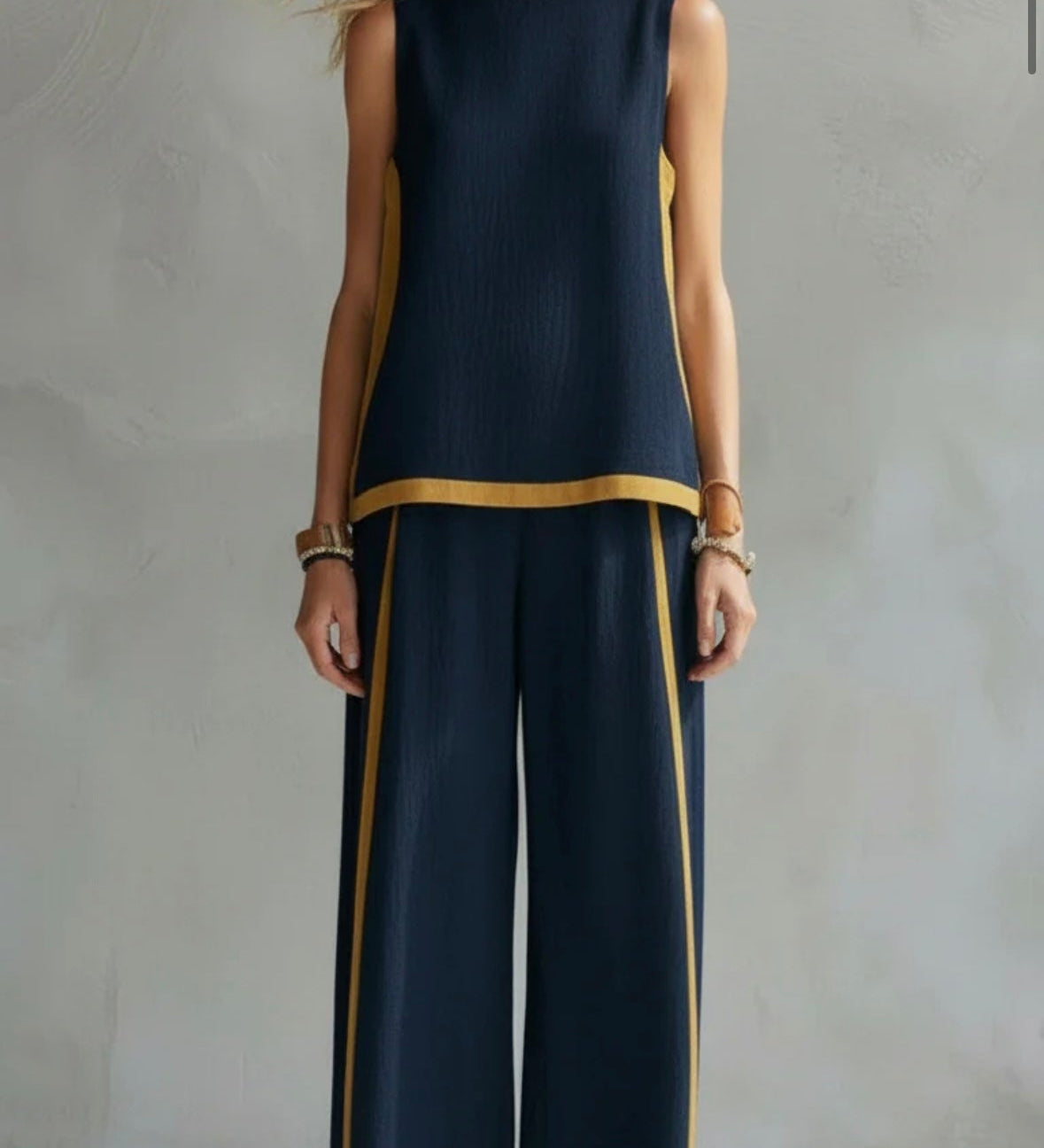 Lili Debrecen - Elegáns, pamutból és lenből készült hálóruha